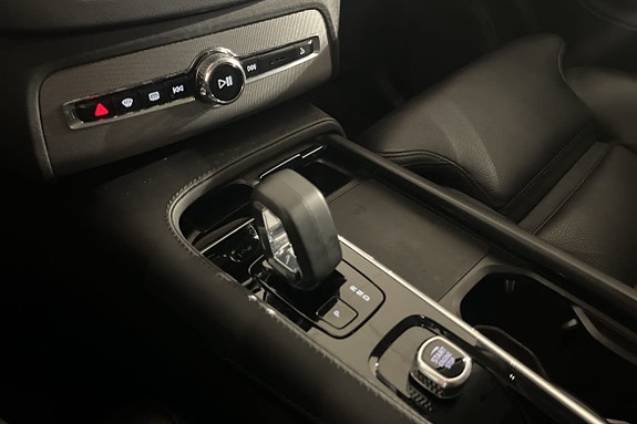 Volvo XC90 17 of 17