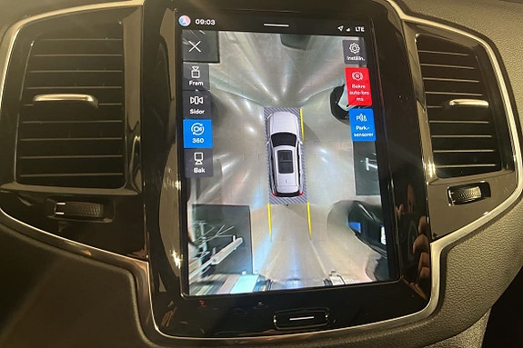 Volvo XC90 15 of 17