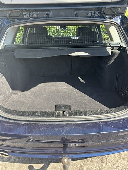 BMW 320xd 3 of 5