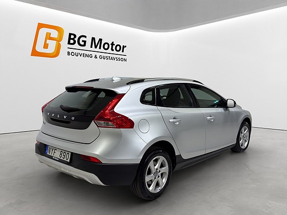 Volvo V40 Cross Country 4 of 5