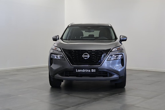 Nissan X-Trail 3 of 10
