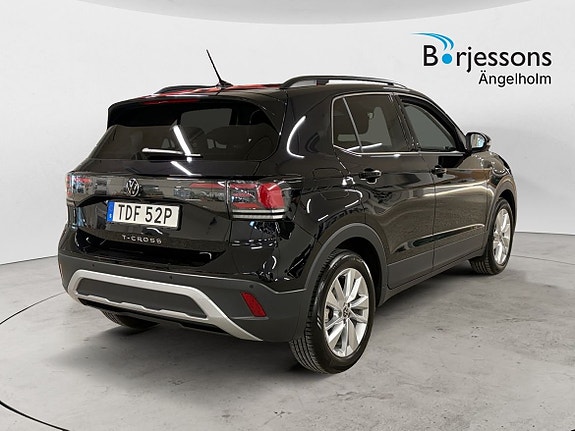 Volkswagen T-Cross 3 of 5