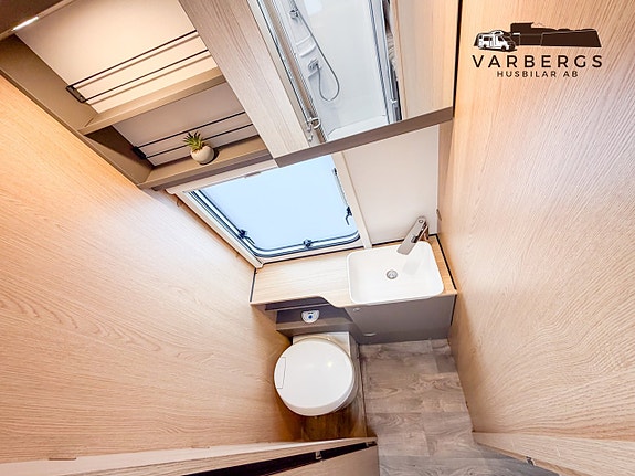 LMC H 730 Tourer lift *Långbädd *Drop down säng *3500kg Totalvikt *Fr. 3,70% *4164kr/mån 11 of 22