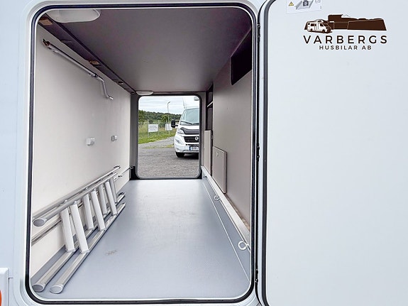 LMC H 730 Tourer lift *Långbädd *Drop down säng *3500kg Totalvikt *Fr. 3,70% *4164kr/mån 15 of 22