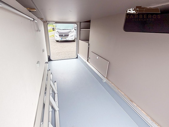LMC H 730 Tourer lift *Långbädd *Drop down säng *3500kg Totalvikt *Fr. 3,70% *4164kr/mån 16 of 22