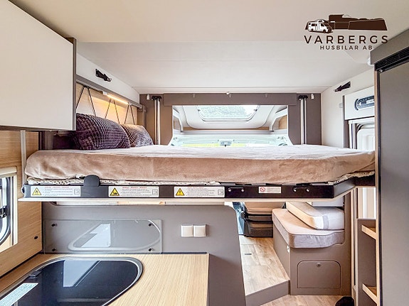 LMC H 730 Tourer lift *Långbädd *Drop down säng *3500kg Totalvikt *Fr. 3,70% *4164kr/mån 6 of 22