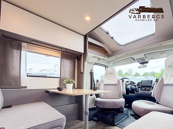 LMC H 730 Tourer lift *Långbädd *Drop down säng *3500kg Totalvikt *Fr. 3,70% *4164kr/mån 3 of 22