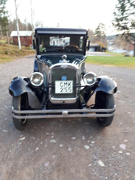 Chevrolet Sedan 2 of 5
