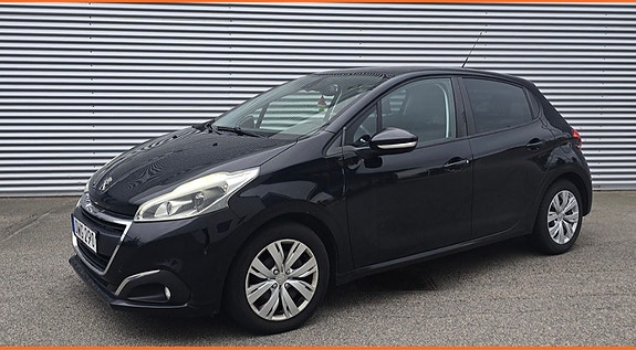 Peugeot 208 3 of 10