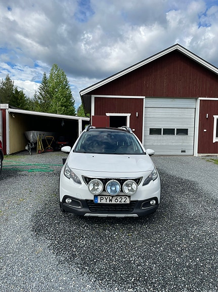 Peugeot 2008 4 of 5