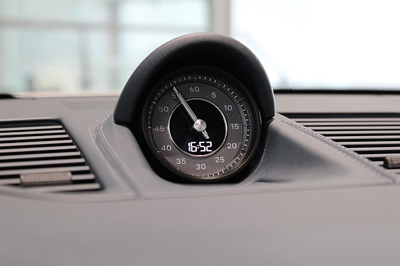 Porsche 911 15 of 27