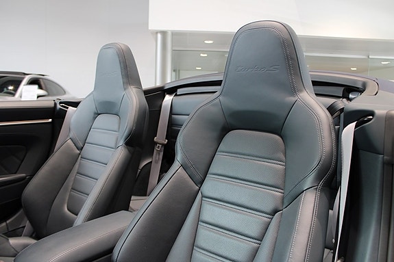 Porsche 911 4 of 5