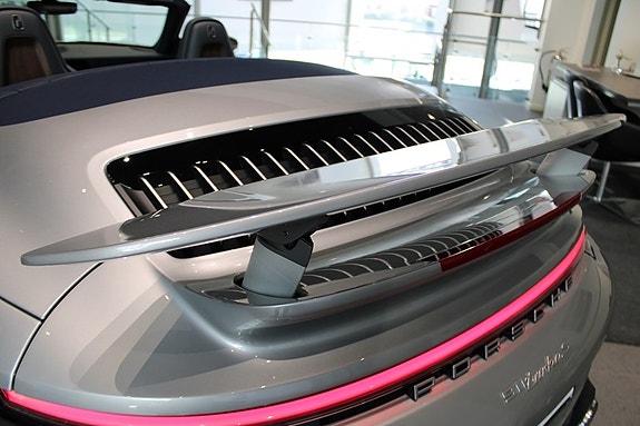Porsche 911 10 of 27