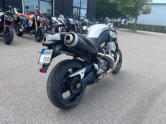 Yamaha MT-01 5 of 6