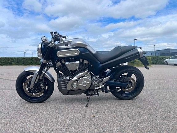 Yamaha MT-01 3 of 6