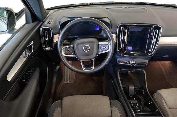 Volvo XC40 11 of 22