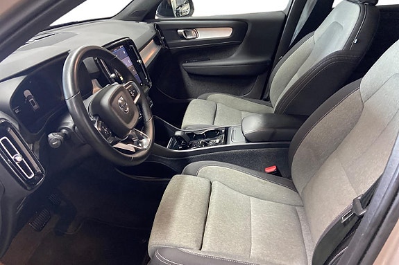 Volvo XC40 14 of 22