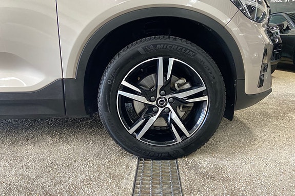 Volvo XC40 17 of 22