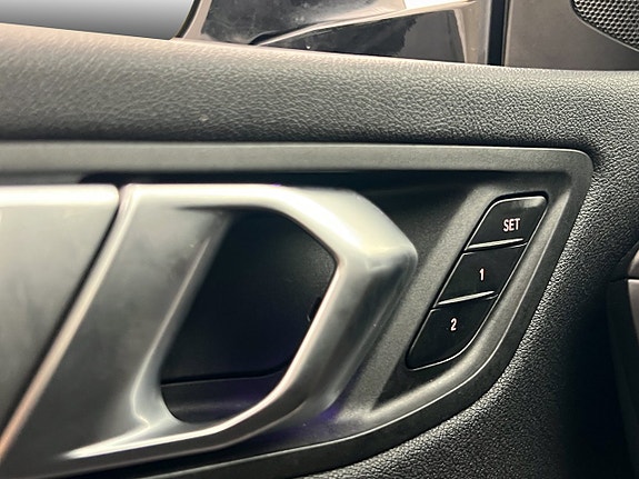 BMW 220i 17 of 30
