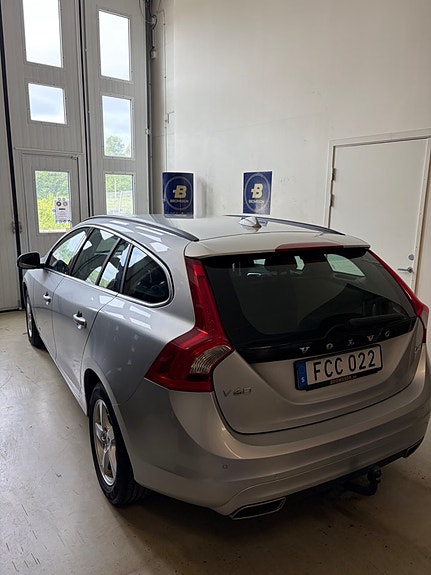 Volvo V60 4 of 5