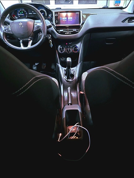 Peugeot 208 5 of 5