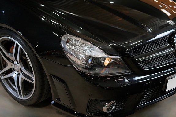 Mercedes-Benz SL63 10 of 27