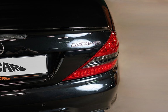 Mercedes-Benz SL63 12 of 27