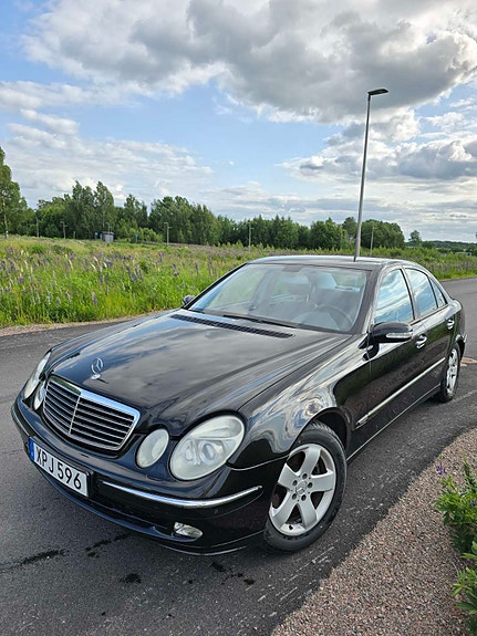Mercedes-Benz E320 2 of 5