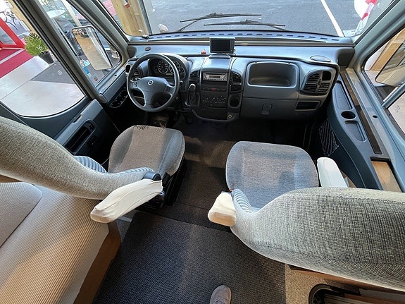Knaus Sun Liner /ALDE/Solcell/Ugn/Taksäng/AC bodel 13 of 17