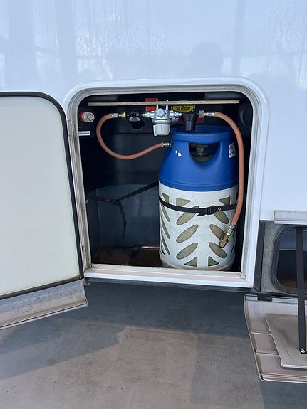 Knaus Sun Liner /ALDE/Solcell/Ugn/Taksäng/AC bodel 5 of 17