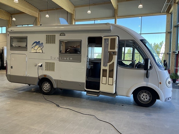 Knaus Sun Liner /ALDE/Solcell/Ugn/Taksäng/AC bodel 2 of 17