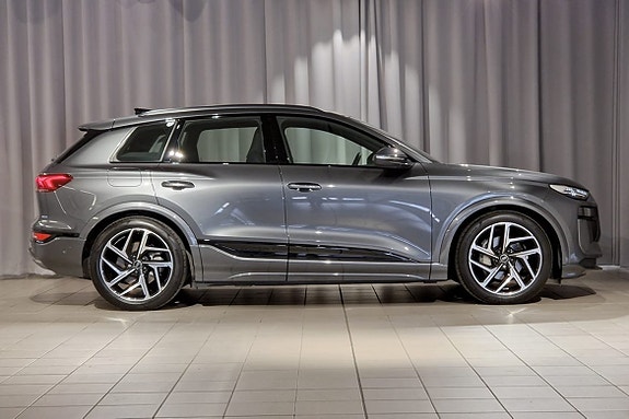 Audi Q6 e-tron 4 of 5