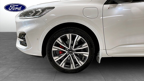 Ford Kuga 9 of 14