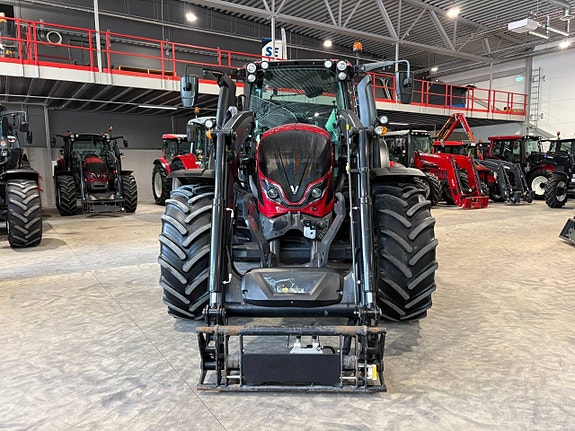 Valtra N155 E Unlimited 2 of 5