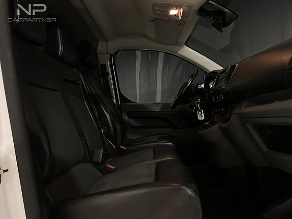 Opel Vivaro 12 of 25