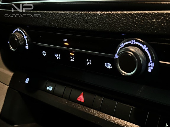 Opel Vivaro 19 of 25