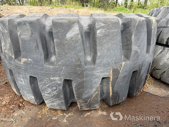 Entreprenaddäck Bridgestone 35/65-33 5 of 8