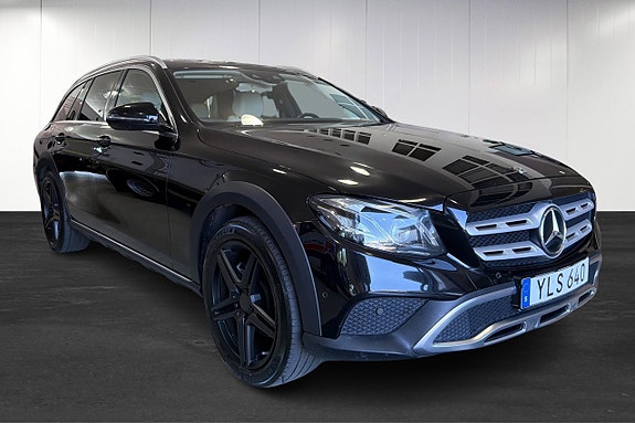 Mercedes-Benz E220 d 2 of 5