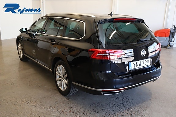 Volkswagen Passat 3 of 5