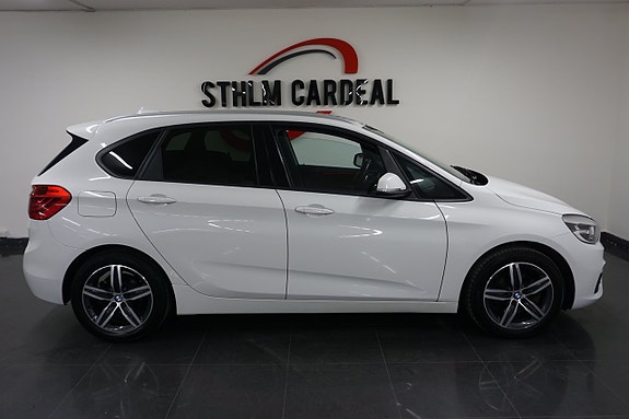 BMW 218d 3 of 5