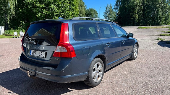 Volvo V70 5 of 5