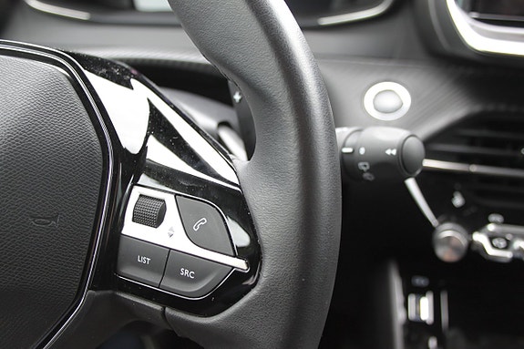 Peugeot 208 16 of 22