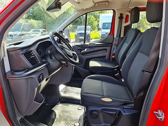 Ford Transit Custom 18 of 27
