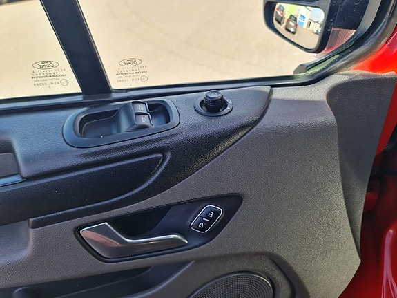 Ford Transit Custom 19 of 27