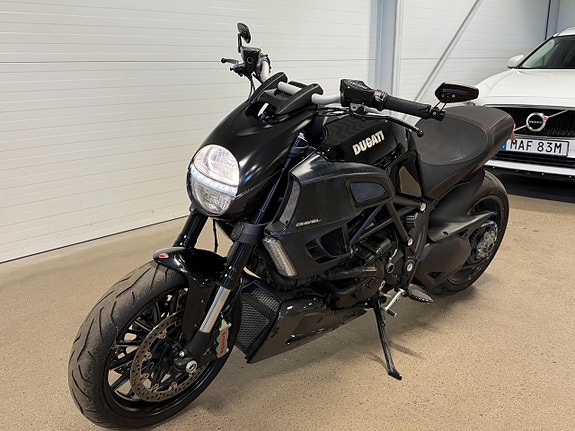 Ducati Diavel 1.2 L-Twin Slip-on 154hk