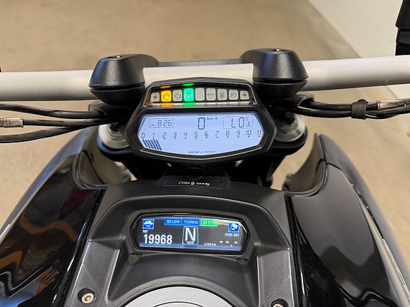 Ducati Diavel 1.2 L-Twin Slip-on 154hk 6 of 7