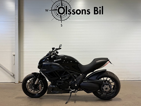 Ducati Diavel 1.2 L-Twin Slip-on 154hk 2 of 7