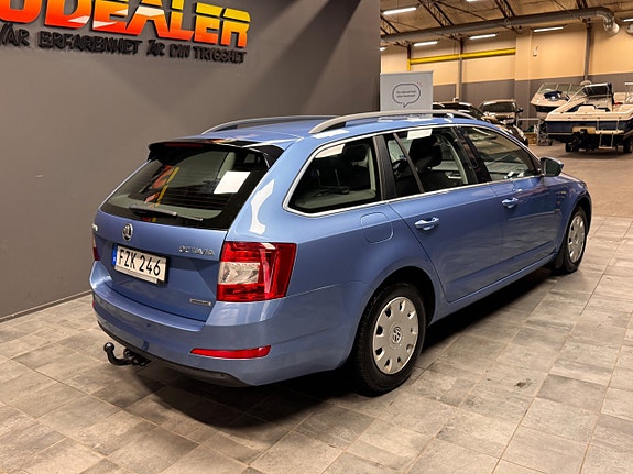Skoda Octavia 2 of 5