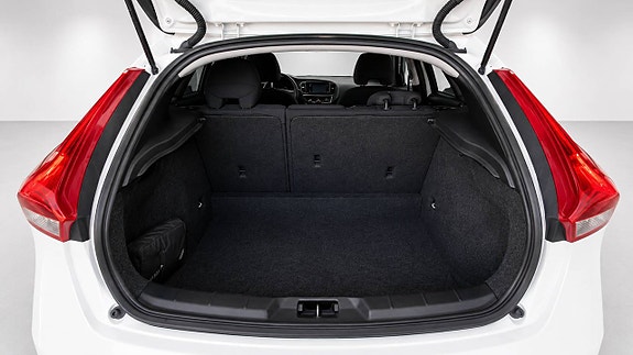 Volvo V40 9 of 14