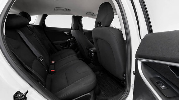 Volvo V40 14 of 14